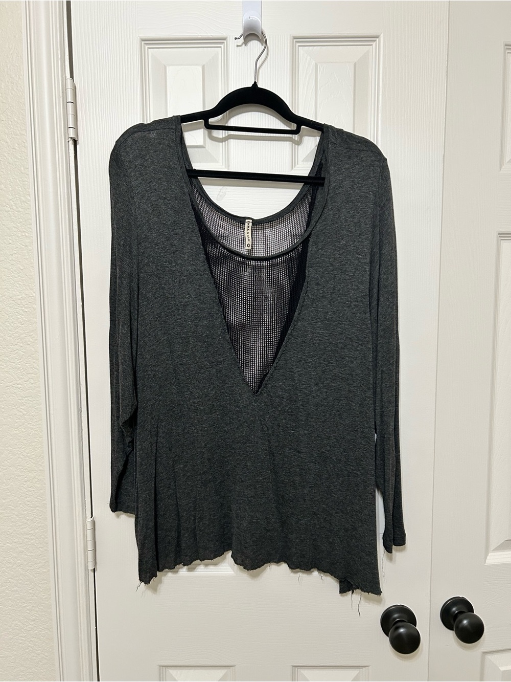 Emma & Sam Charcoal Mesh Insert Deep V-Neck Long Sleeve Top with raw hem Sz M